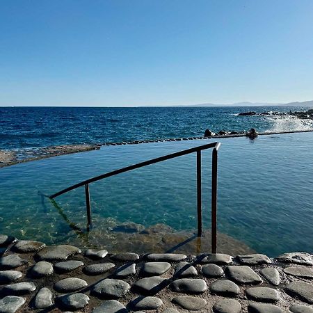Luxury Family 2Br - Prime Location, Walk To Beach & Shopping, Sunny Balcony - Totolulu Cannes Hoche المظهر الخارجي الصورة