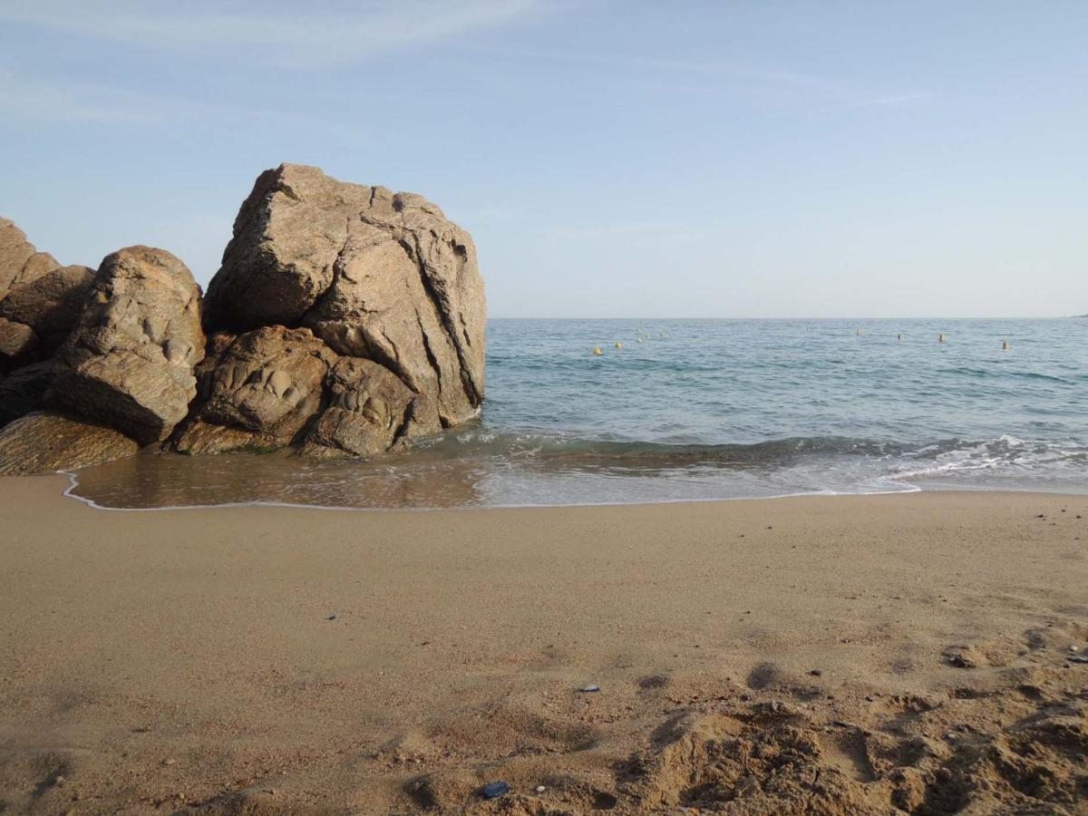Luxury Family 2Br - Prime Location, Walk To Beach & Shopping, Sunny Balcony - Totolulu Cannes Hoche المظهر الخارجي الصورة